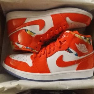 AIR JORDAN 1 MID SE 'BARCElONA SWEATER' 9.5 M